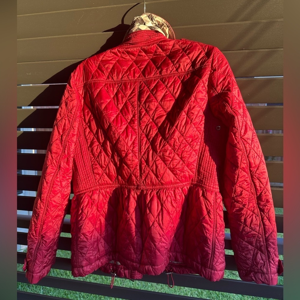 Burberry Red Quilted Jacket women’s size M - Picture 3 of 13